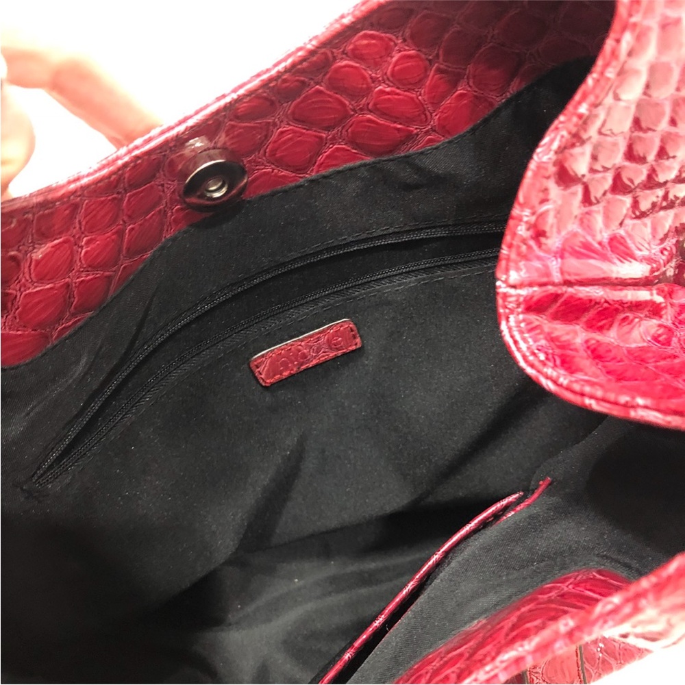 Nicole Miller red shoulder bag with magnetic snap top closure - Picture 6 of 10